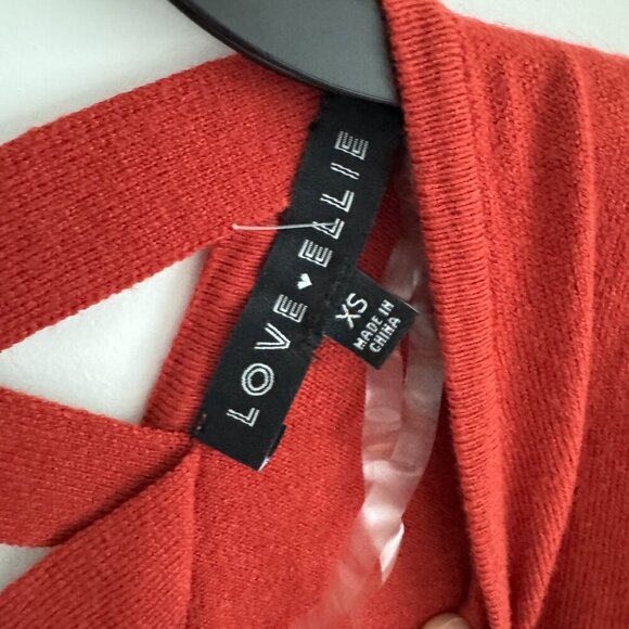 Love Ellie Women Red Criss-Cross Back V-Neck Sweater Size XS - Picture 3 of 7